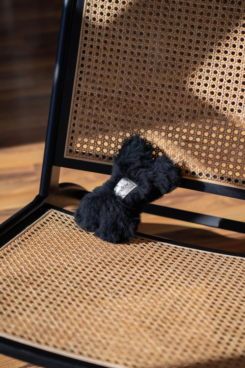 Mellow Pet Store – Wollen bothondenspeeltje – charcoal – S/M/L – natuurlijke wol met belletje